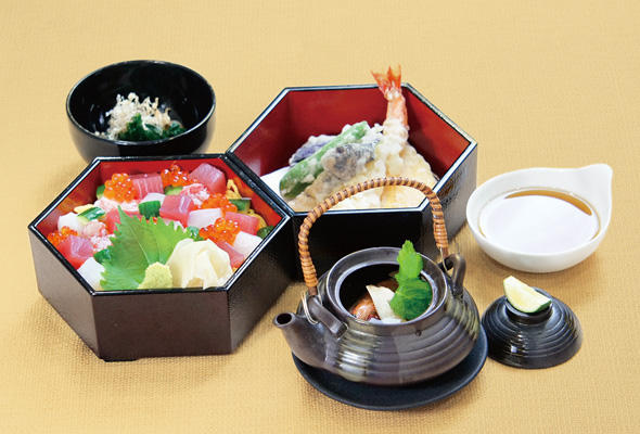 2017秋_590_400_2段重弁当.jpg