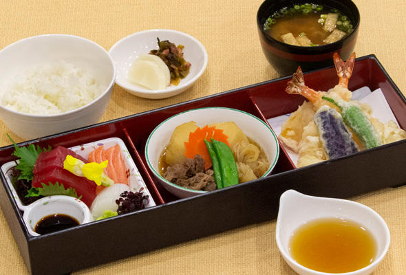 2019春_590_400_松花堂弁当.jpg