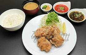 2025夏_280_180_パリサク鶏の唐揚げ.jpg