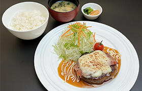 2025夏_280_180_ベーコンチーズのハンバーグ.jpg